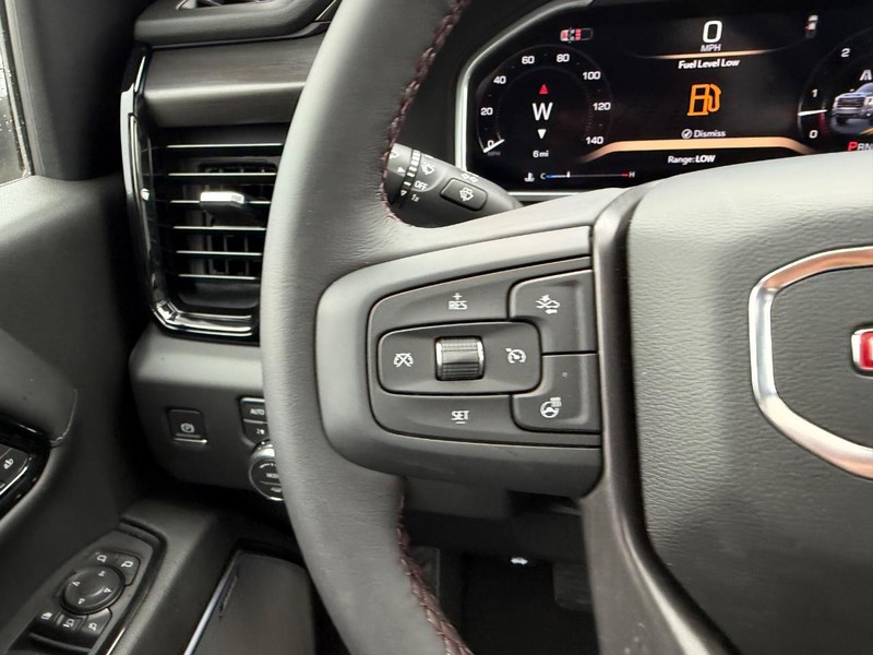 GMC Sierra 2500HD Vehicle Full-screen Gallery Image 11