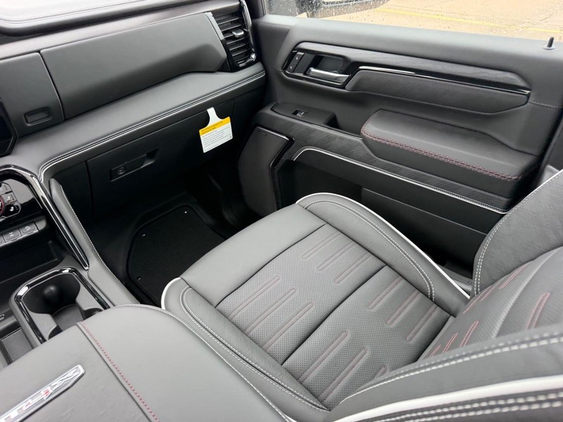 GMC Sierra 2500HD Vehicle Full-screen Gallery Image 15