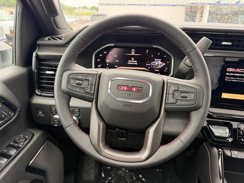 GMC Sierra 2500HD Vehicle Full-screen Gallery Image 10