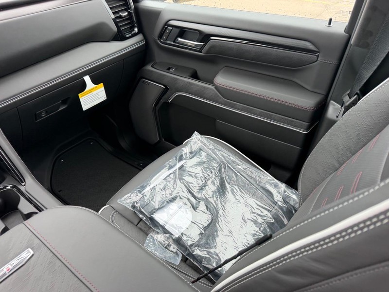 GMC Sierra 2500HD Vehicle Full-screen Gallery Image 15