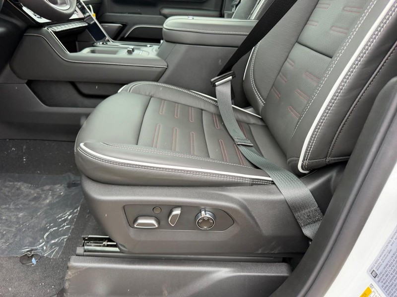 GMC Sierra 2500HD Vehicle Full-screen Gallery Image 18