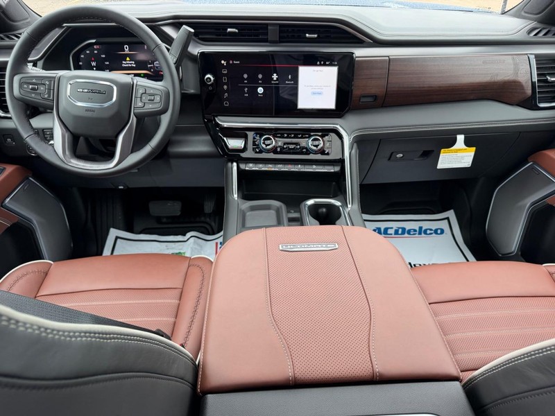 GMC Sierra 2500HD Vehicle Full-screen Gallery Image 9