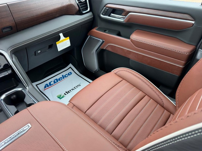 GMC Sierra 2500HD Vehicle Full-screen Gallery Image 15