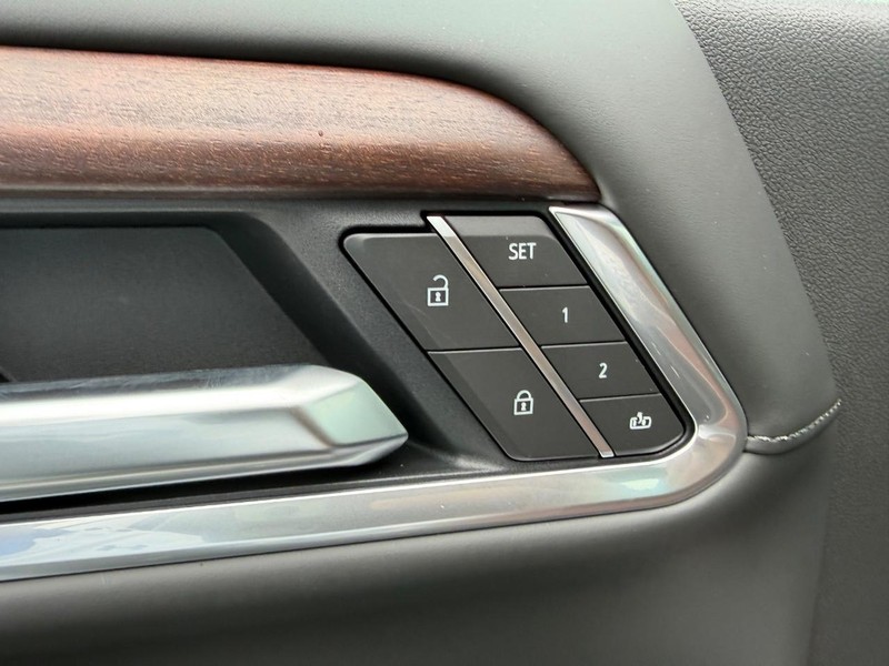 GMC Sierra 2500HD Vehicle Full-screen Gallery Image 17