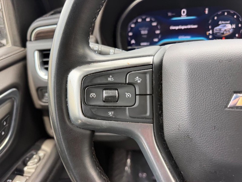 Chevrolet Suburban Vehicle Full-screen Gallery Image 13