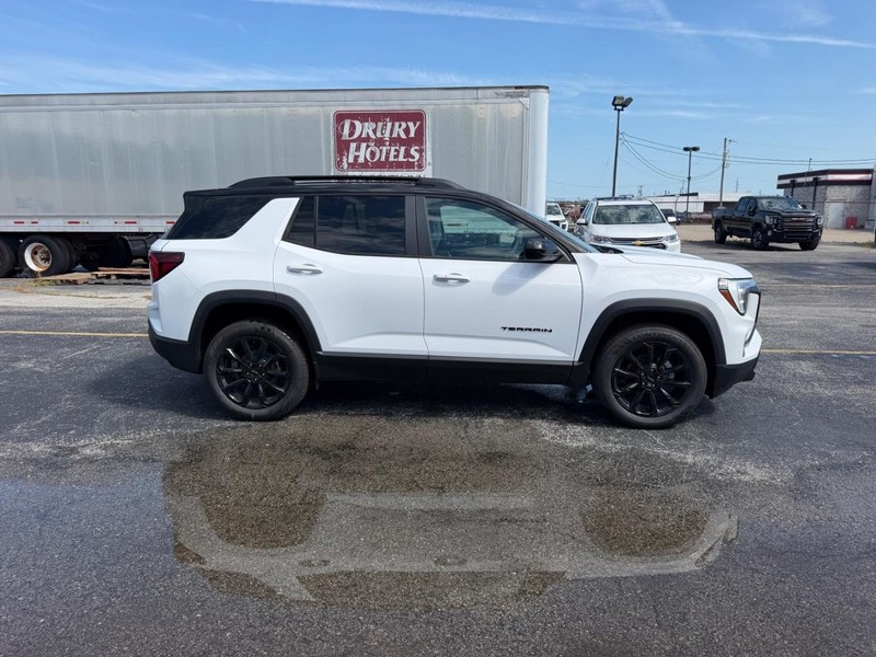 GMC Terrain Vehicle Full-screen Gallery Image 2