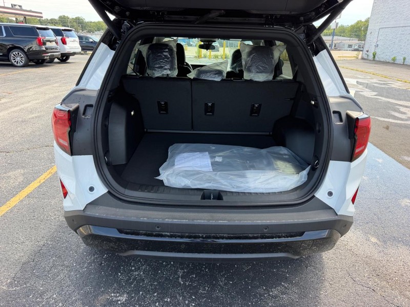 GMC Terrain Vehicle Full-screen Gallery Image 5