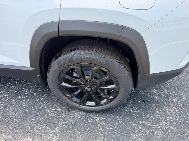 GMC Terrain Vehicle Full-screen Gallery Image 7