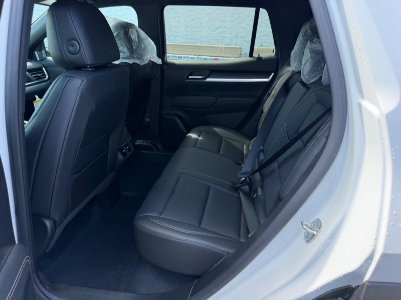 GMC Terrain Vehicle Full-screen Gallery Image 8