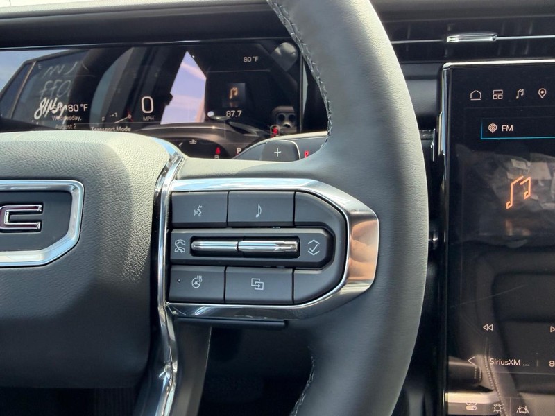 GMC Terrain Vehicle Full-screen Gallery Image 12