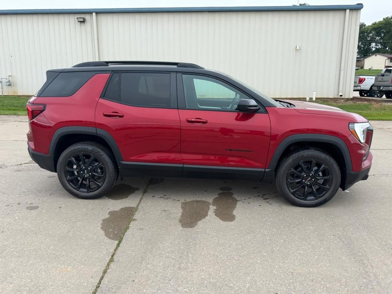 GMC Terrain Vehicle Full-screen Gallery Image 2