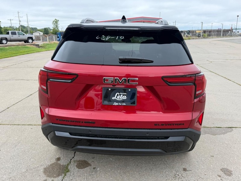 GMC Terrain Vehicle Full-screen Gallery Image 4