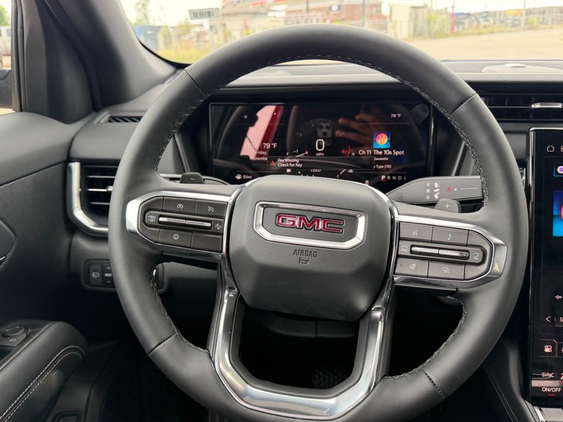 GMC Terrain Vehicle Full-screen Gallery Image 10