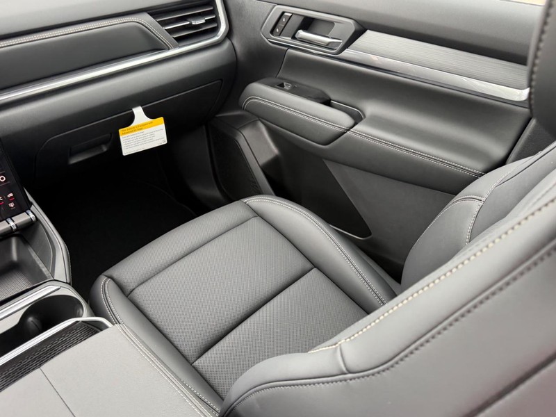 GMC Terrain Vehicle Full-screen Gallery Image 16