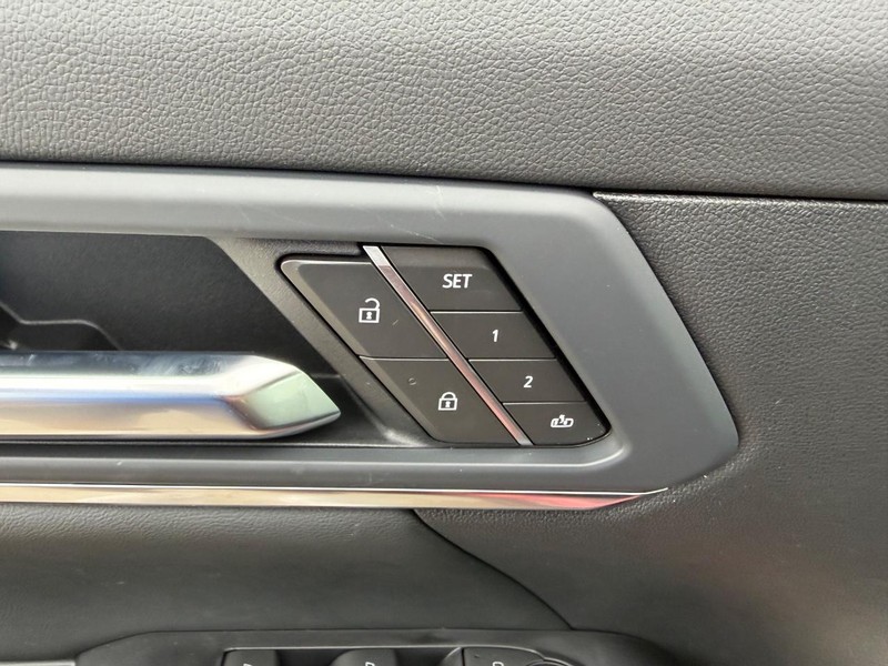 GMC Terrain Vehicle Full-screen Gallery Image 18