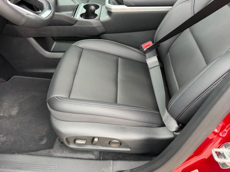 GMC Terrain Vehicle Full-screen Gallery Image 19