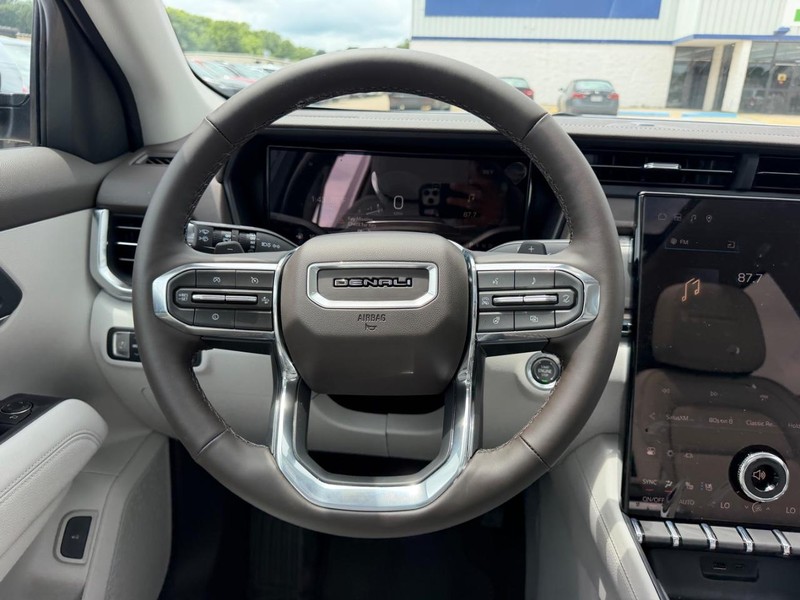 GMC Terrain Vehicle Full-screen Gallery Image 11