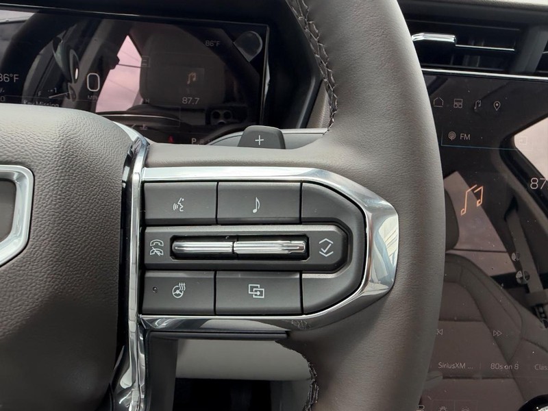 GMC Terrain Vehicle Full-screen Gallery Image 13