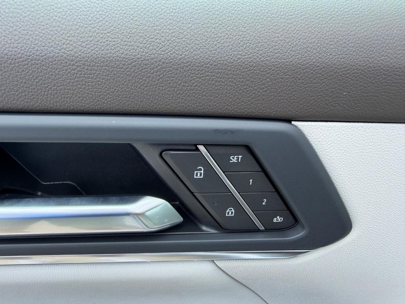 GMC Terrain Vehicle Full-screen Gallery Image 19