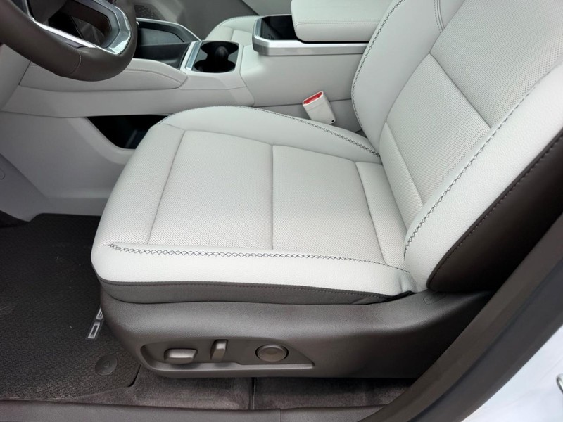 GMC Terrain Vehicle Full-screen Gallery Image 20