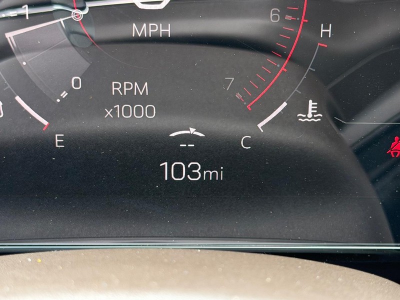 GMC Terrain Vehicle Full-screen Gallery Image 21