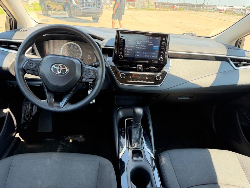 Toyota Corolla Vehicle Full-screen Gallery Image 7