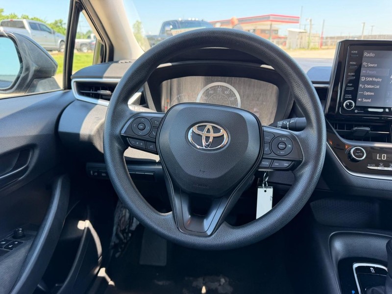 Toyota Corolla Vehicle Full-screen Gallery Image 8