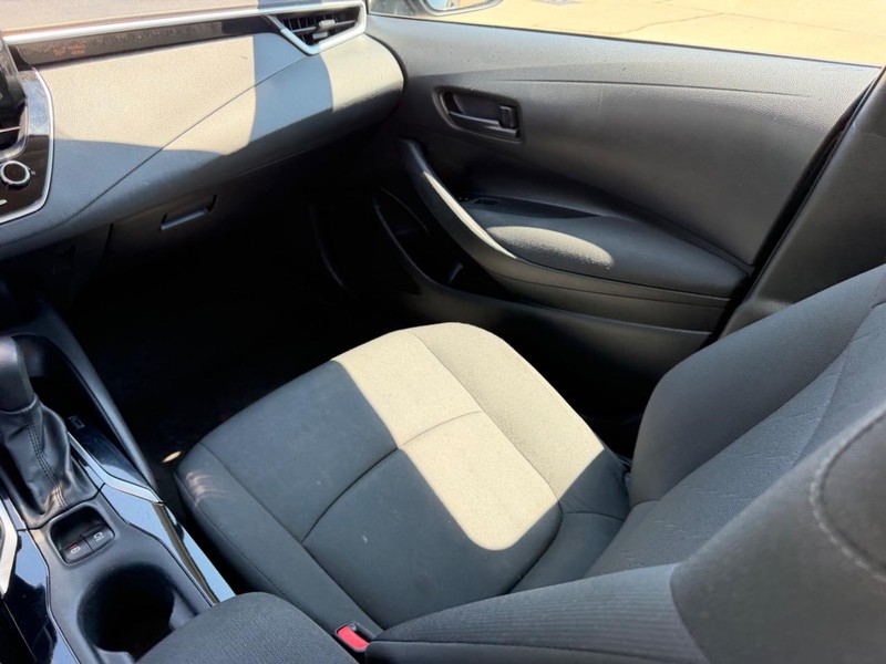 Toyota Corolla Vehicle Full-screen Gallery Image 14