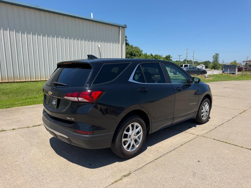 Chevrolet Equinox Vehicle Full-screen Gallery Image 3