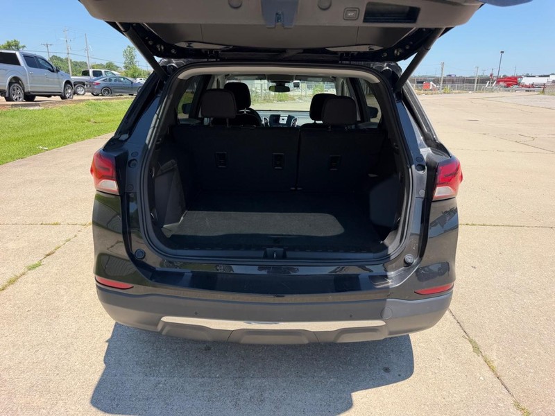 Chevrolet Equinox Vehicle Full-screen Gallery Image 5