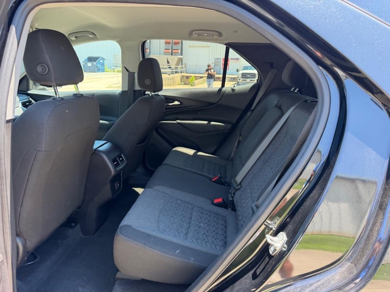 Chevrolet Equinox Vehicle Full-screen Gallery Image 8