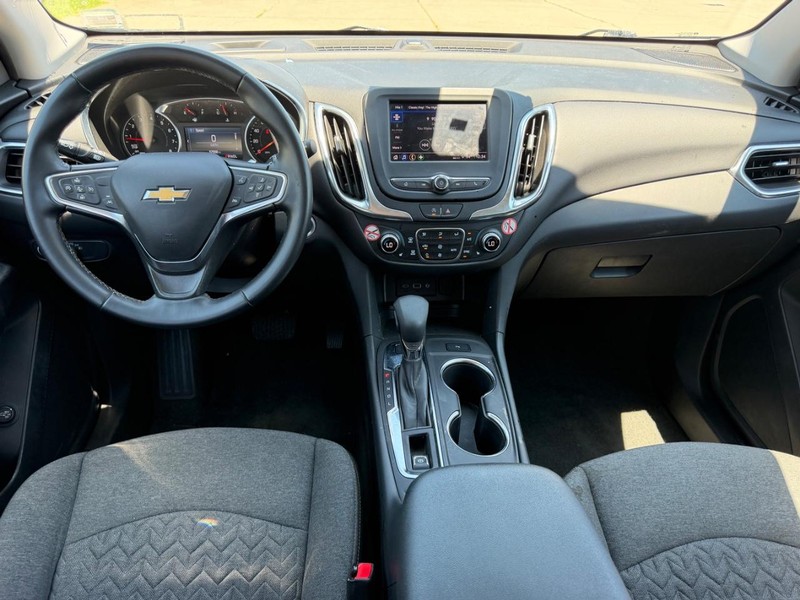 Chevrolet Equinox Vehicle Full-screen Gallery Image 9