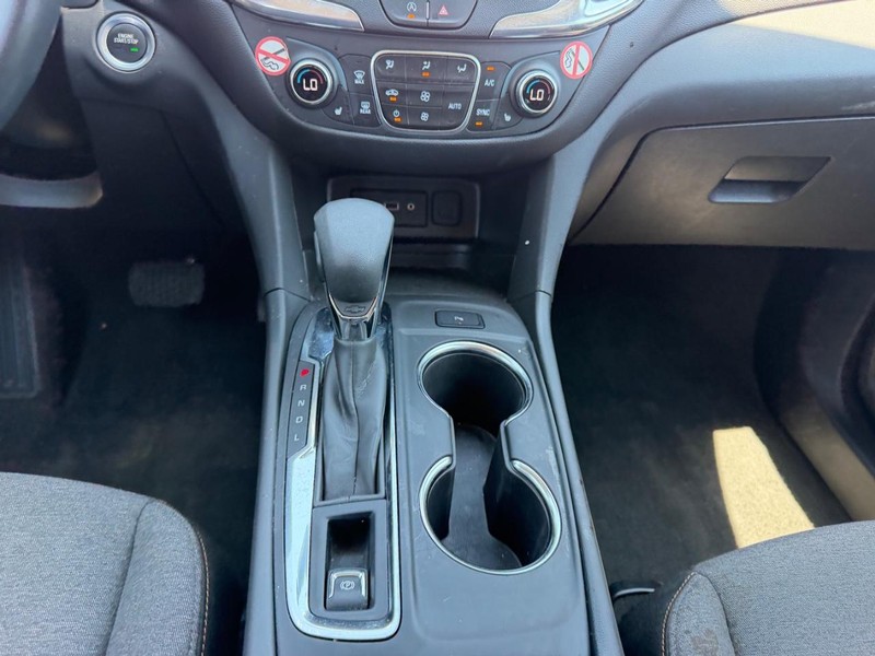 Chevrolet Equinox Vehicle Full-screen Gallery Image 15