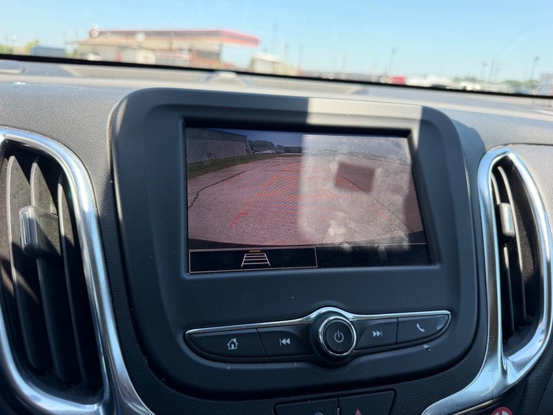 Chevrolet Equinox Vehicle Full-screen Gallery Image 20