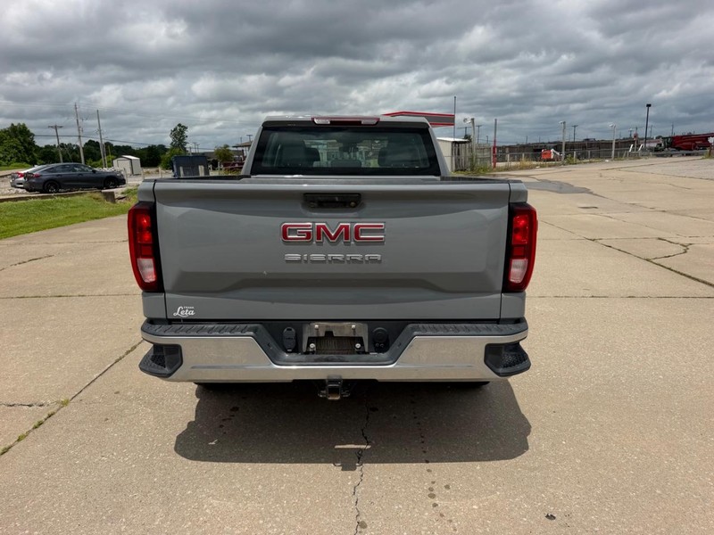 GMC Sierra 1500 Vehicle Full-screen Gallery Image 4