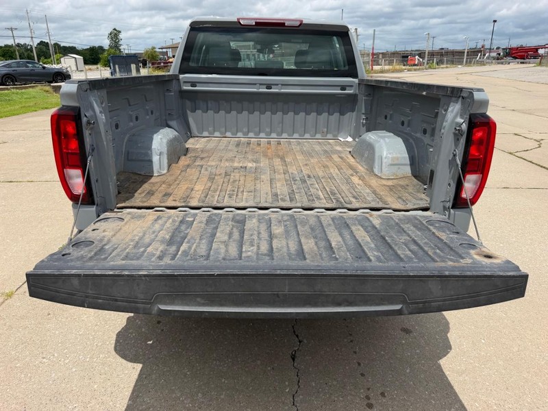 GMC Sierra 1500 Vehicle Full-screen Gallery Image 5