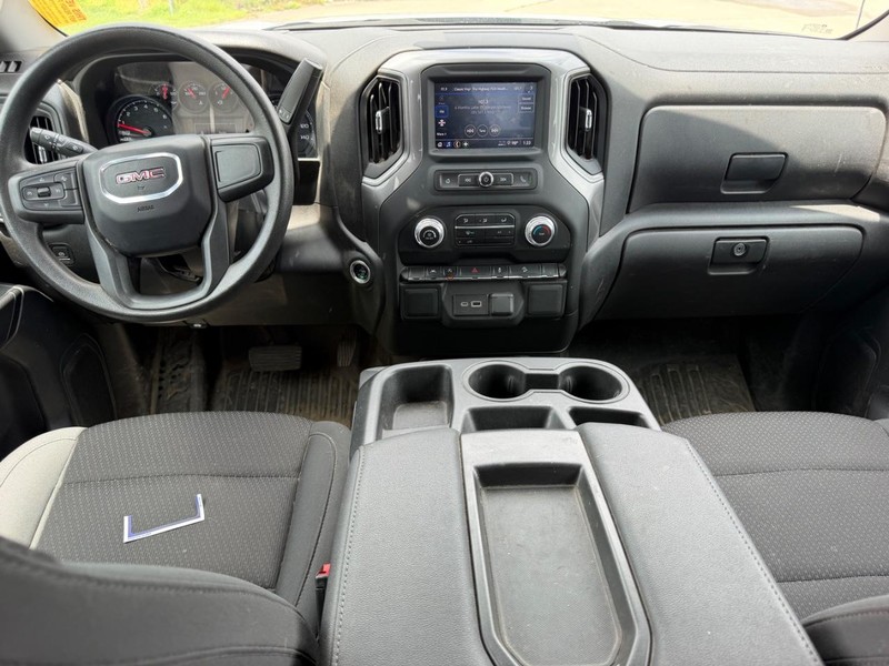 GMC Sierra 1500 Vehicle Full-screen Gallery Image 8