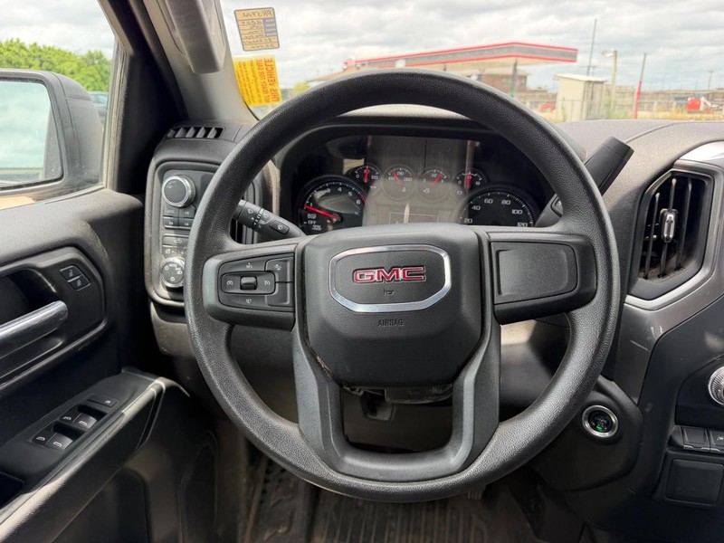 GMC Sierra 1500 Vehicle Full-screen Gallery Image 9