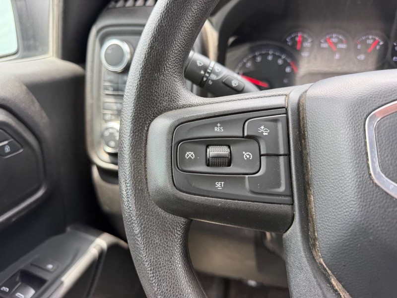 GMC Sierra 1500 Vehicle Full-screen Gallery Image 10
