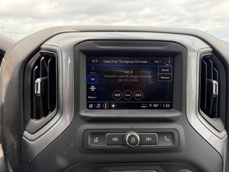 GMC Sierra 1500 Vehicle Full-screen Gallery Image 11