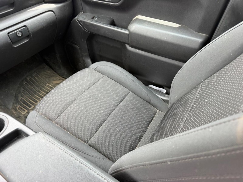 GMC Sierra 1500 Vehicle Full-screen Gallery Image 13