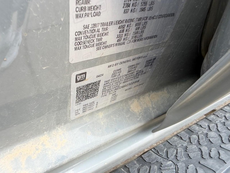 GMC Sierra 1500 Vehicle Full-screen Gallery Image 16