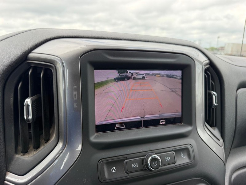GMC Sierra 1500 Vehicle Full-screen Gallery Image 18