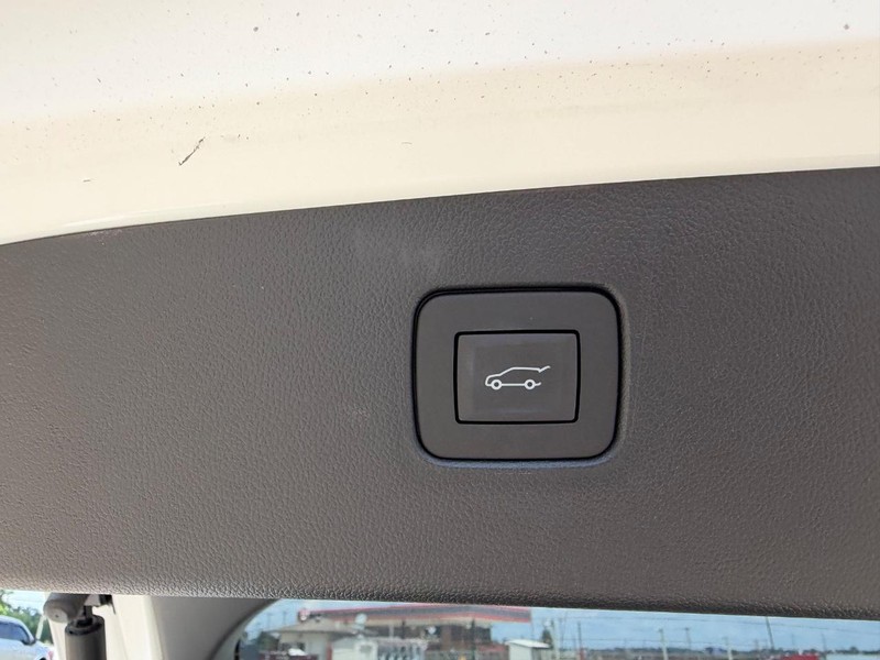 Buick Envista Vehicle Full-screen Gallery Image 6