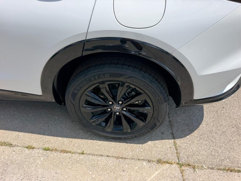 Buick Envista Vehicle Full-screen Gallery Image 7