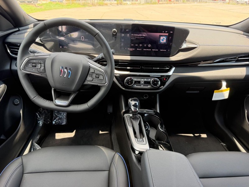 Buick Envista Vehicle Full-screen Gallery Image 9
