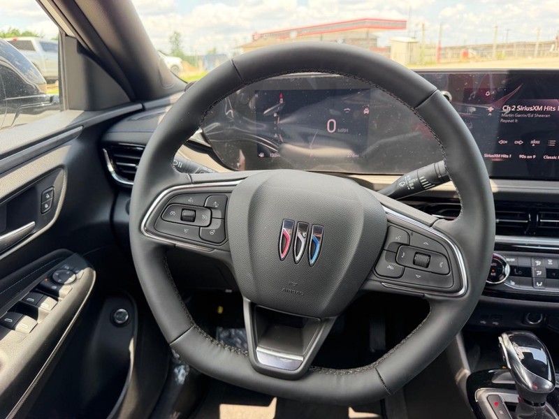 Buick Envista Vehicle Full-screen Gallery Image 10