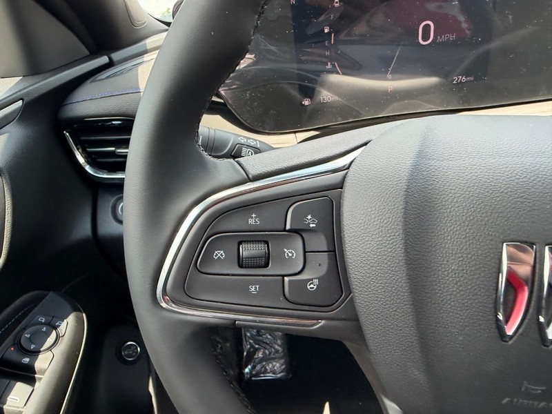 Buick Envista Vehicle Full-screen Gallery Image 11