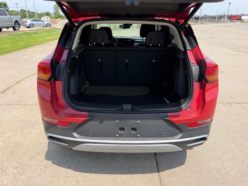 Buick Encore GX Vehicle Full-screen Gallery Image 5