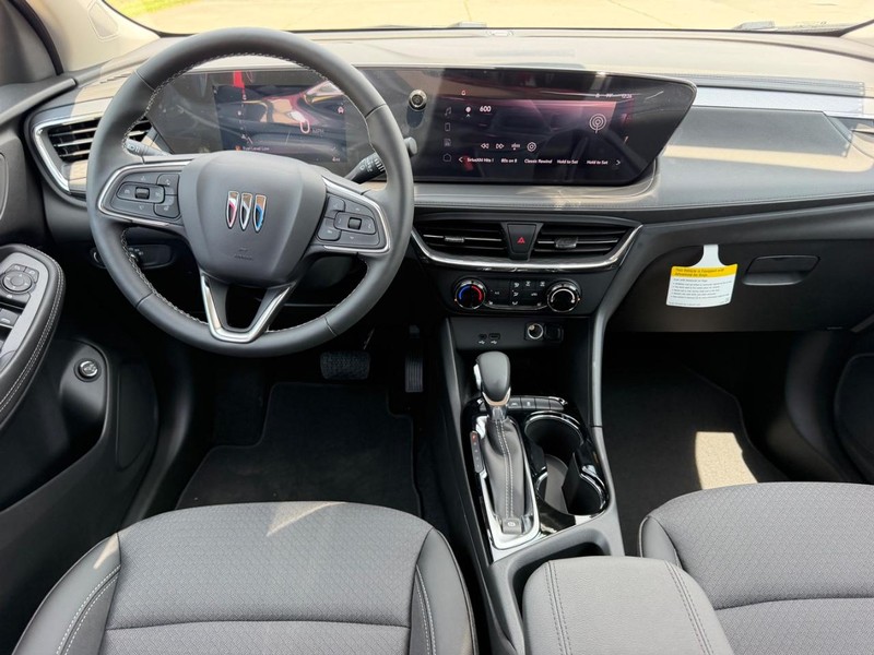 Buick Encore GX Vehicle Full-screen Gallery Image 9